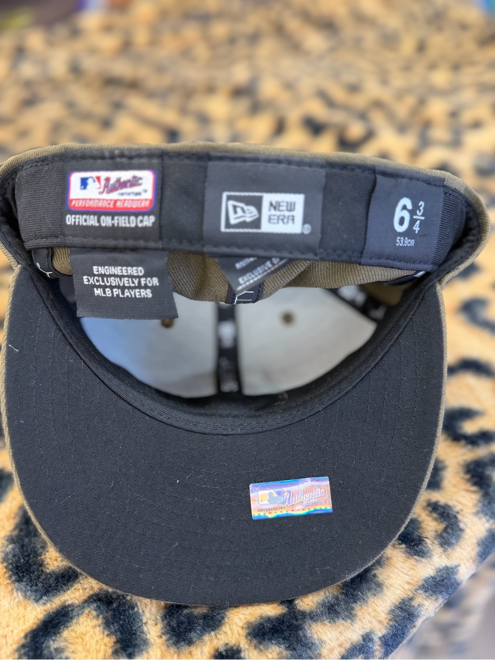 Hat - Men's Accessory - Picture 3 of 6